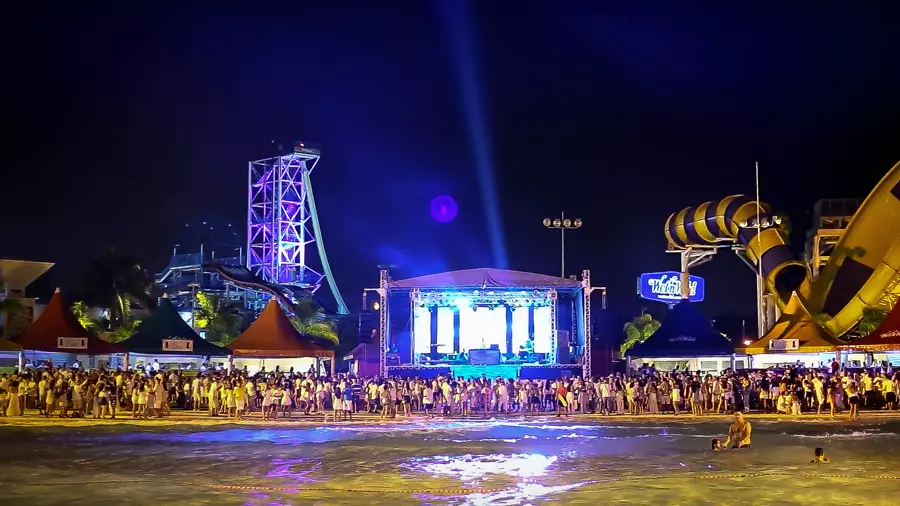 Réveillon do Wet'n Wild tem show com EXALTA, piscina para pular sete ondas e três opções de festa